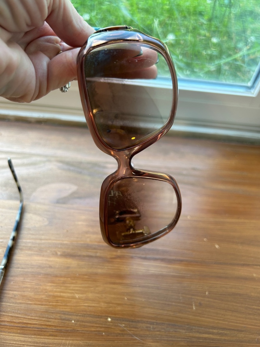 Gucci Women's Brown Gradient Oversized Square Sunglasses - Picture 7 of 8